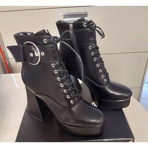 BNIB~Dolls Kill Lamoda Black Hardly Lace Up Buckle Accent Platform Boots Sz 10M